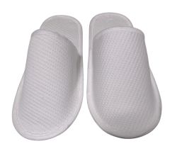 Kapitone Terlik Lüx